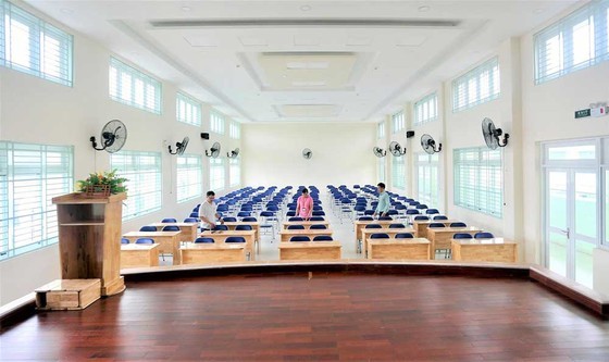 HCMC inaugurates more well-equipped schools for new academic year ảnh 5
