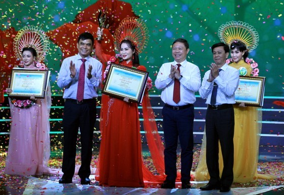 Ca Mau’s contestant wins 17th Cai Luong Singing Contest ảnh 1