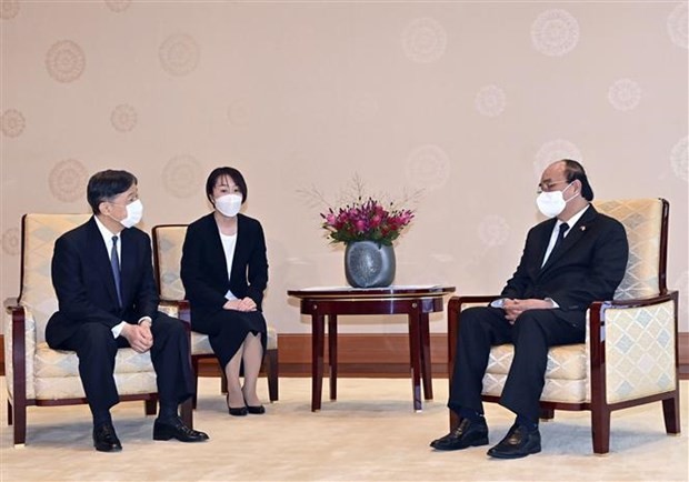 Vietnamese President meets with Japanese Emperor in Tokyo ảnh 1