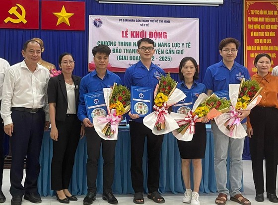 HCMC kicks off program on improving healthcare capacity in Can Gio District ảnh 1