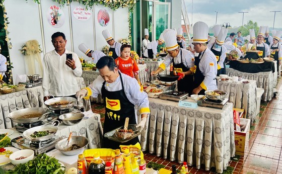Cooking show with largest amount of dishes of Mekong Delta recognized ảnh 2