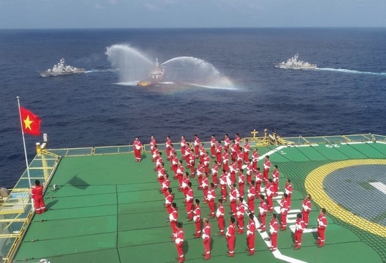 Documentary series on national sea, islands to be aired on December 1 ảnh 2